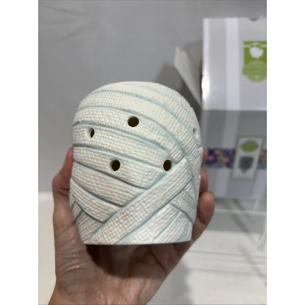 Scentsy Under Wraps Mummy Halloween Mini Wall Plug-In Wax Warmer